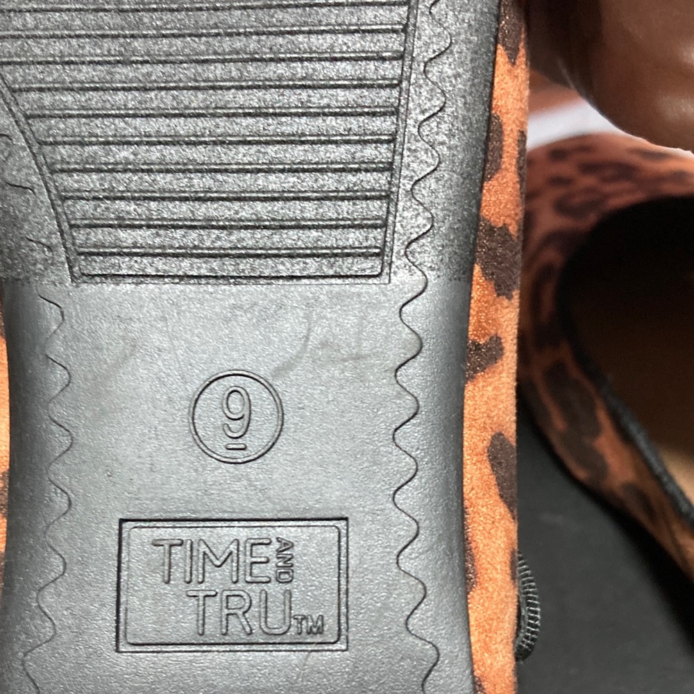 Time and Tru Women's Animal Print Mary Jane Flats - Picture 4 of 9